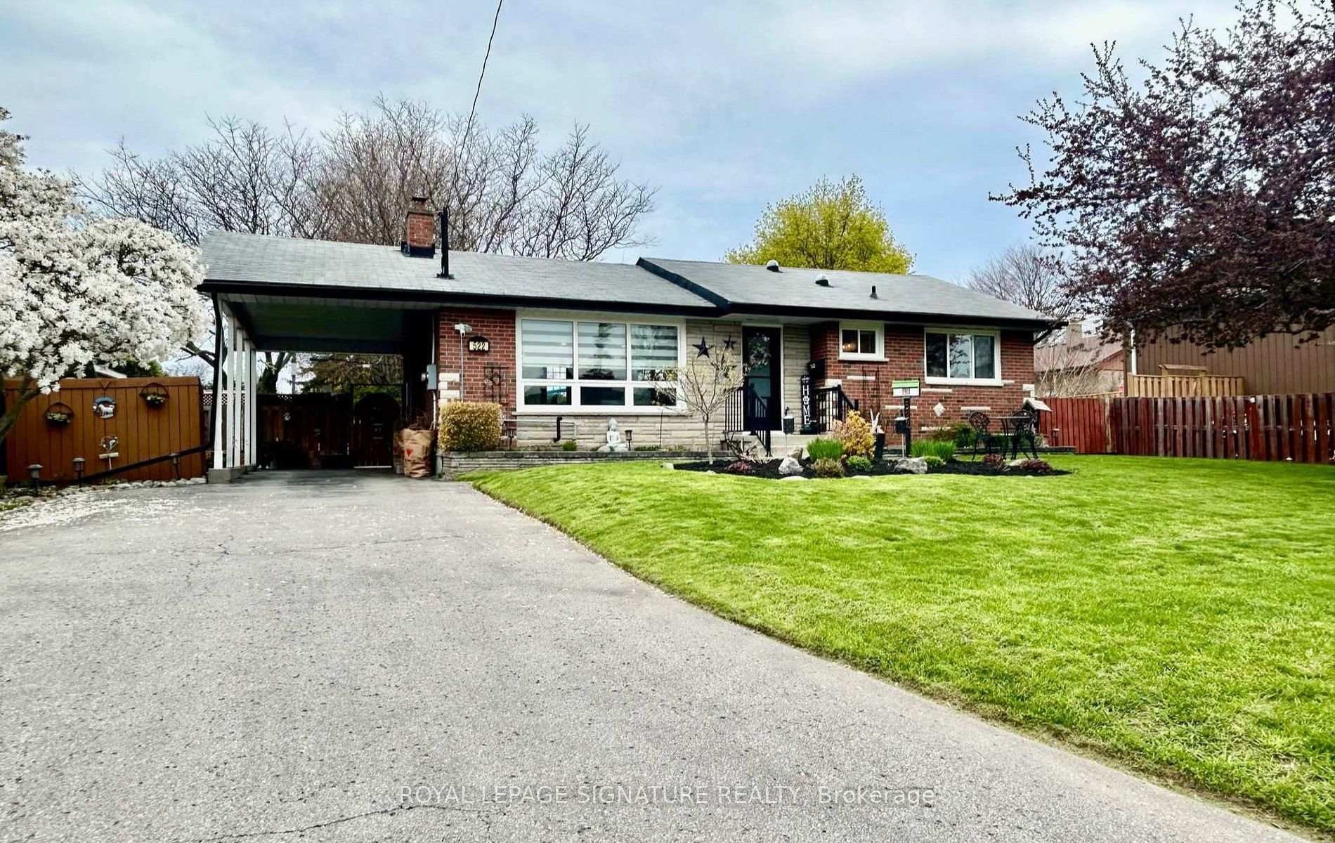 









522


Rosmere

Street,
Oshawa,




ON
L1J 5H6

