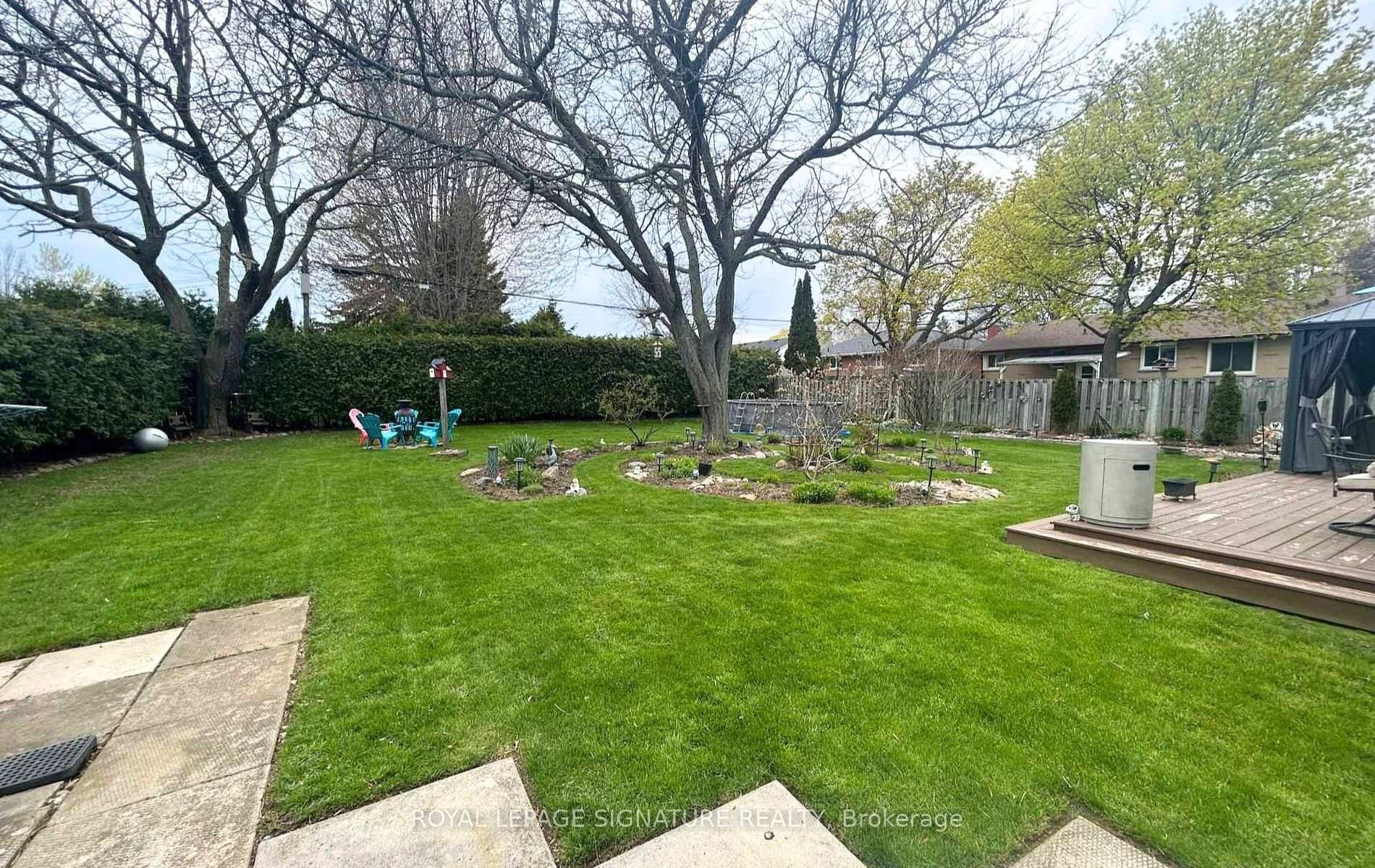 









522


Rosmere

Street,
Oshawa,




ON
L1J 5H6

