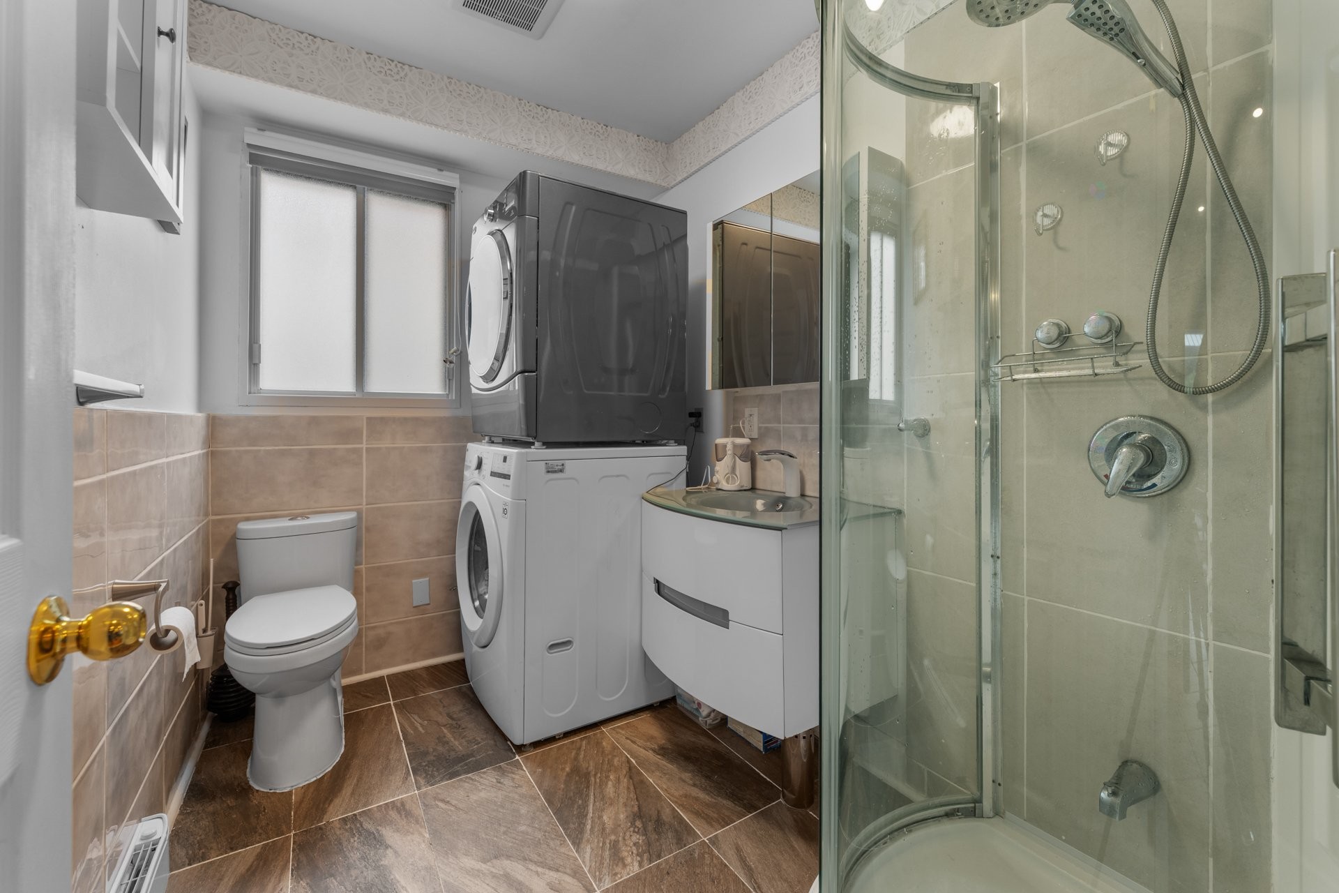 









225


Rue de Montreux

,
Laval (Vimont),




QC
H7K2W1

