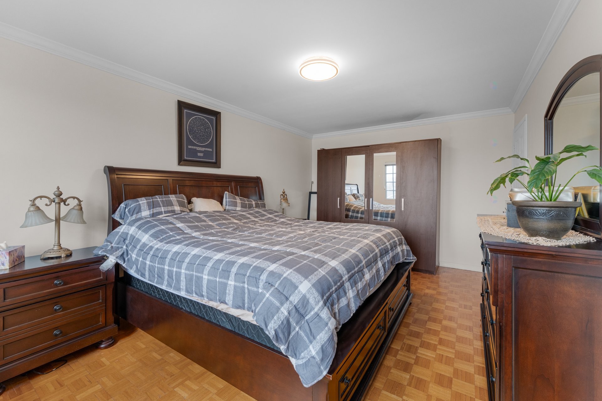 









225


Rue de Montreux

,
Laval (Vimont),




QC
H7K2W1

