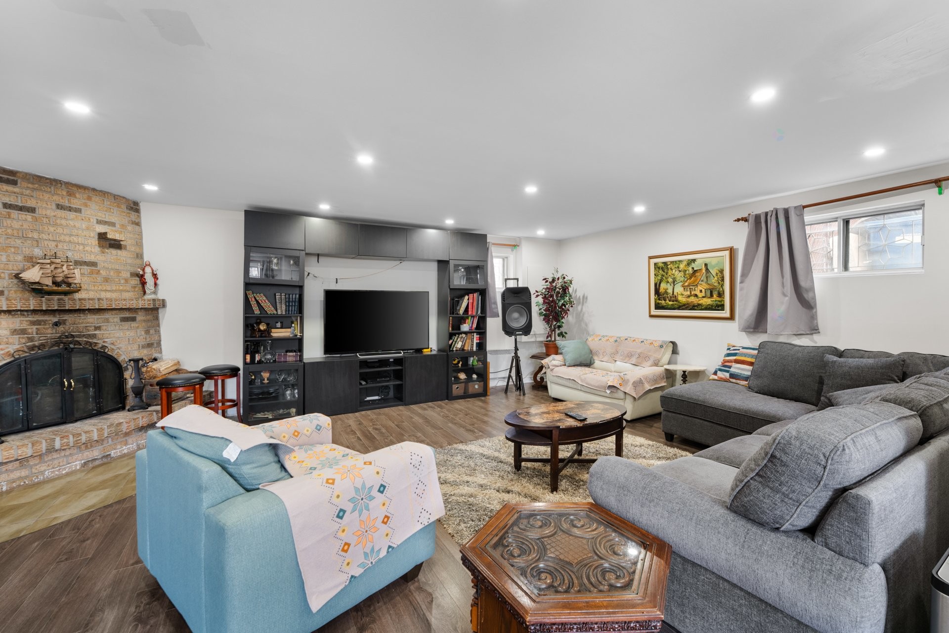 









225


Rue de Montreux

,
Laval (Vimont),




QC
H7K2W1


