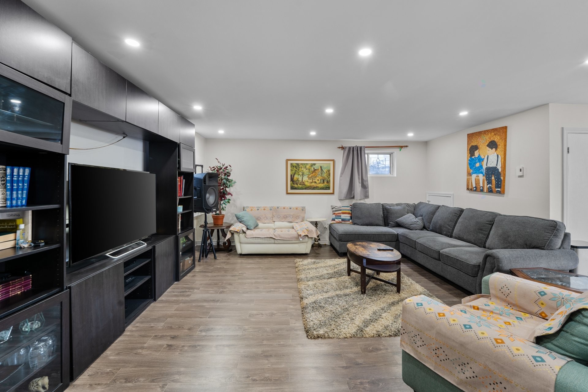 









225


Rue de Montreux

,
Laval (Vimont),




QC
H7K2W1


