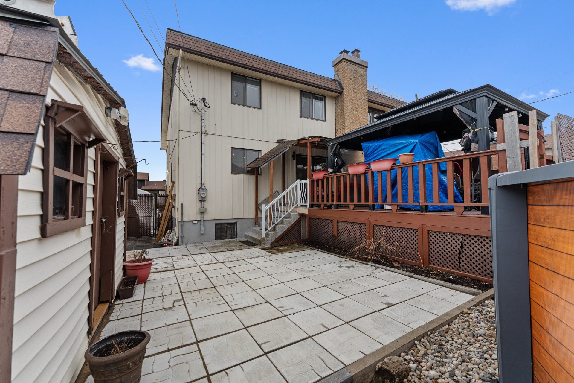 









225


Rue de Montreux

,
Laval (Vimont),




QC
H7K2W1

