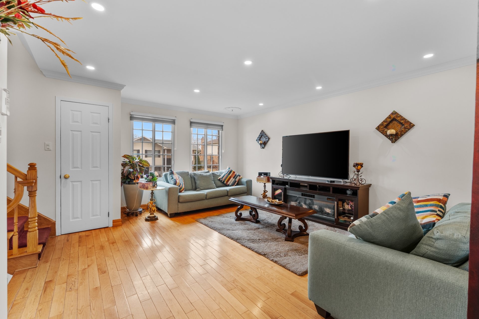 









225


Rue de Montreux

,
Laval (Vimont),




QC
H7K2W1

