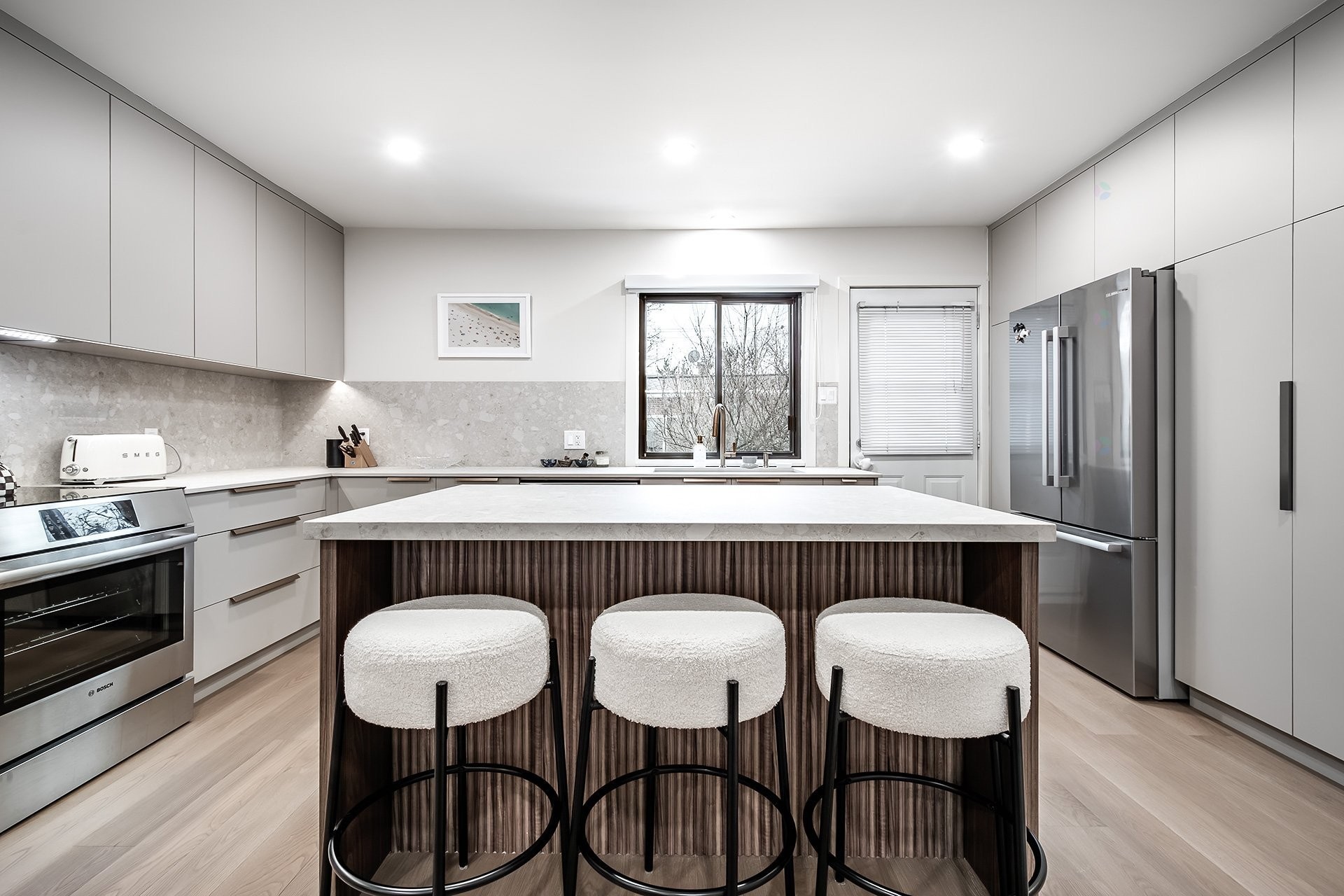 









5758


Av. Wolseley

,
Côte-Saint-Luc,




QC
H4W2L7

