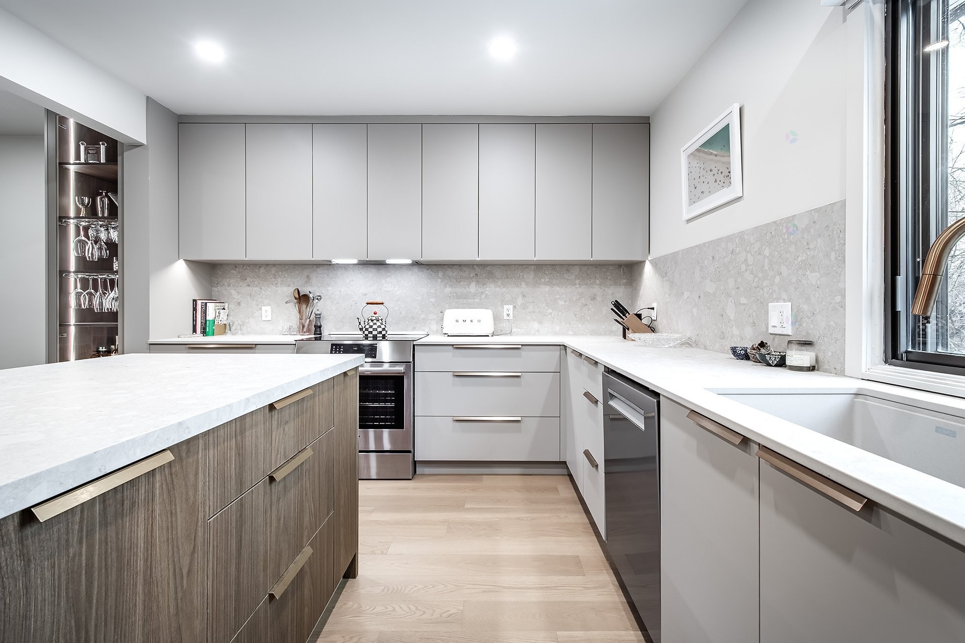 









5758


Av. Wolseley

,
Côte-Saint-Luc,




QC
H4W2L7

