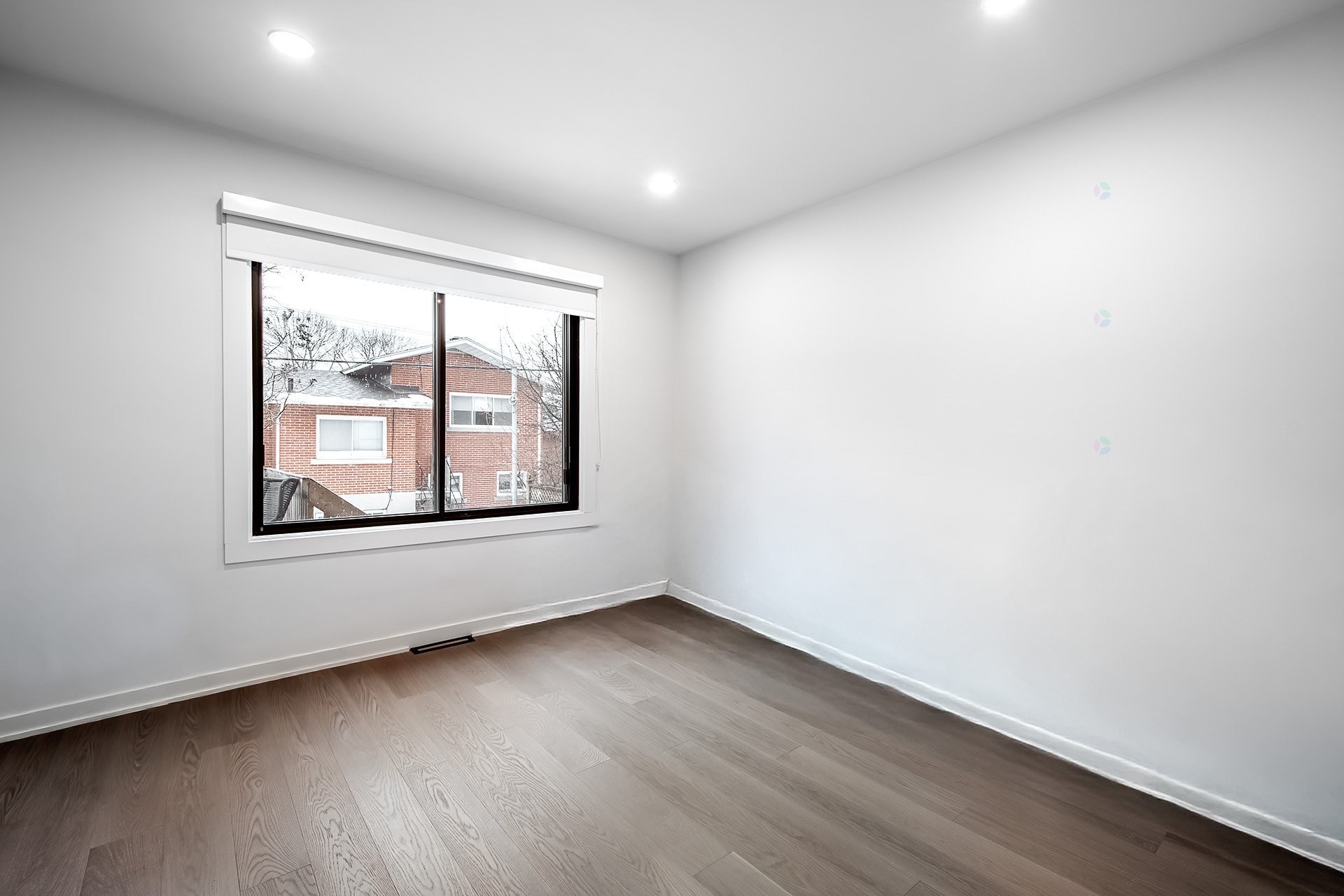 









5758


Av. Wolseley

,
Côte-Saint-Luc,




QC
H4W2L7

