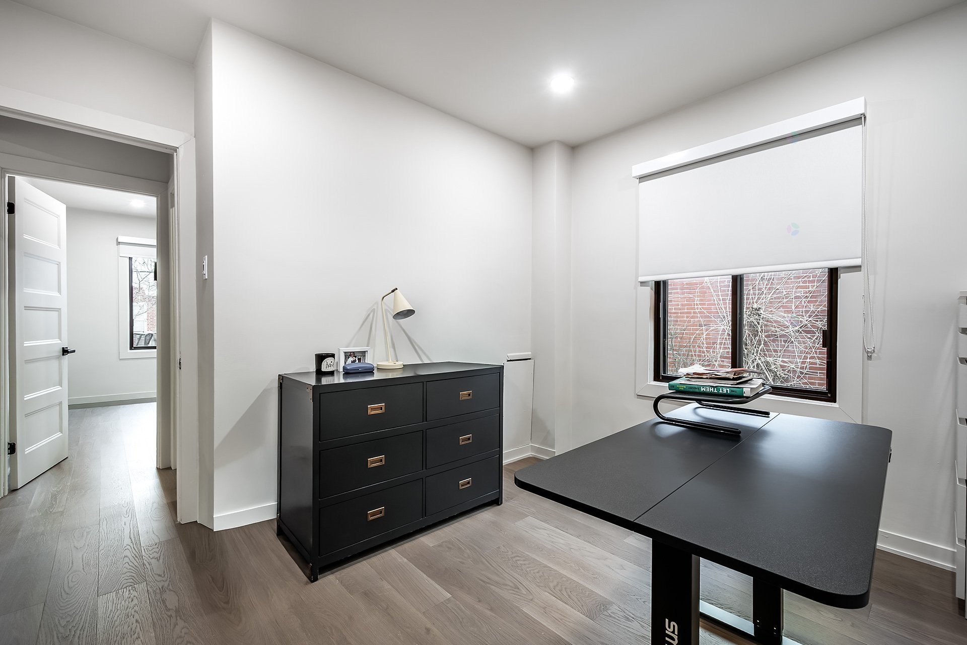 









5758


Av. Wolseley

,
Côte-Saint-Luc,




QC
H4W2L7

