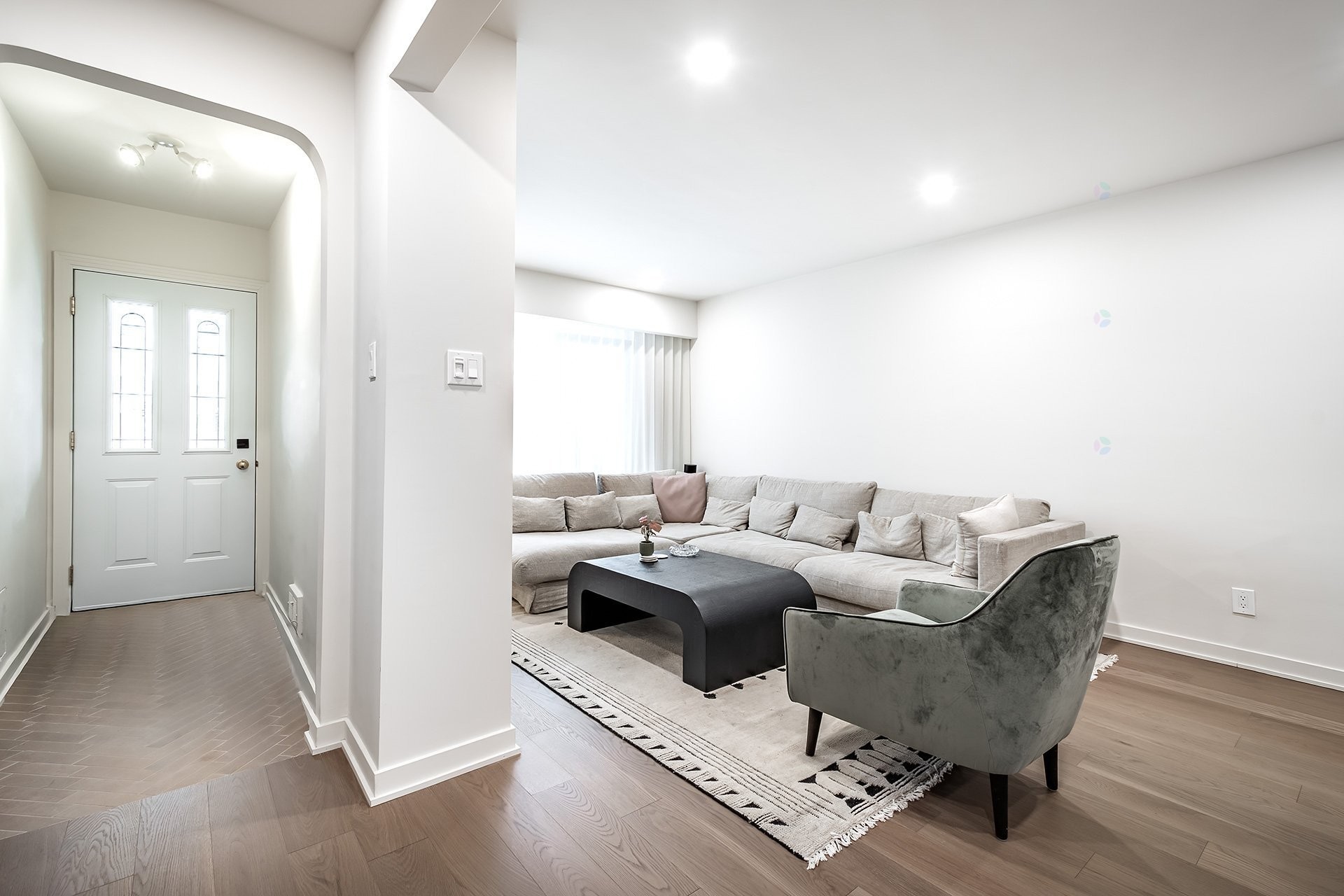 









5758


Av. Wolseley

,
Côte-Saint-Luc,




QC
H4W2L7

