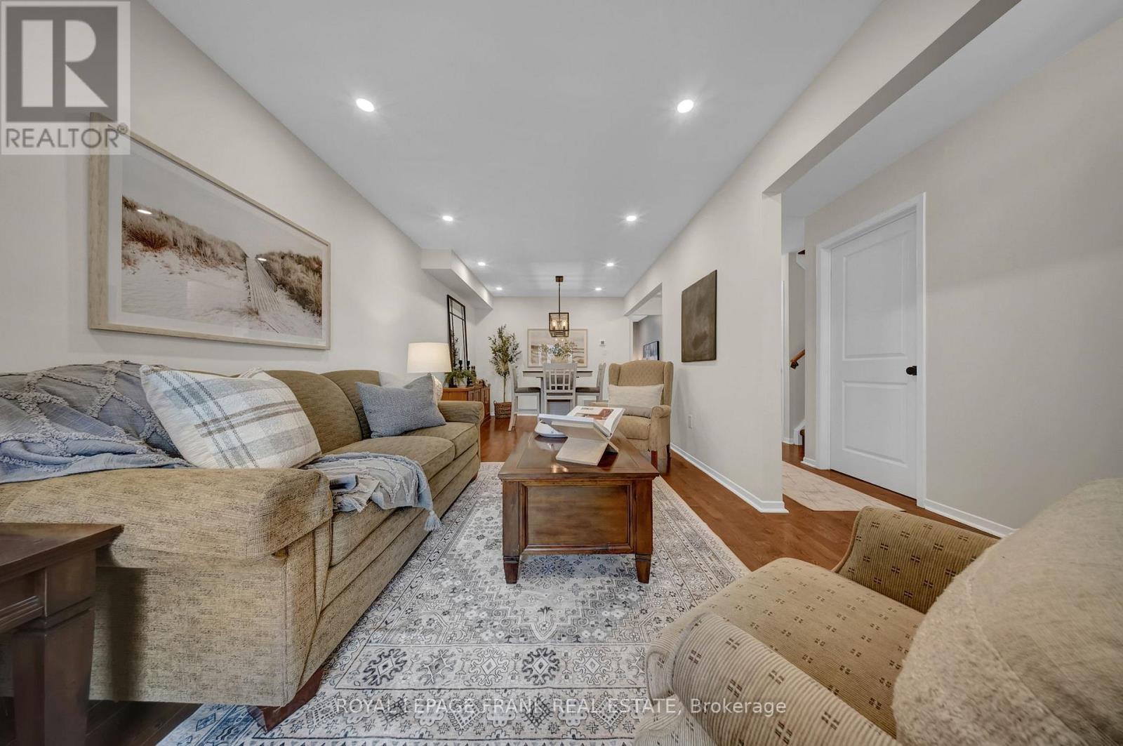 












76 CORNWALL DRIVE

,
Ajax (Central),




Ontario
L1T3E9

