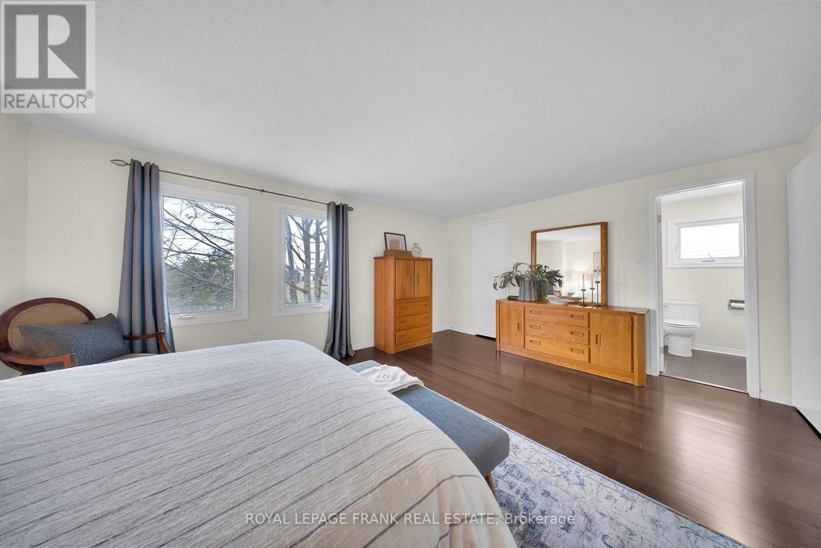 












76 CORNWALL DRIVE

,
Ajax (Central),




Ontario
L1T3E9


