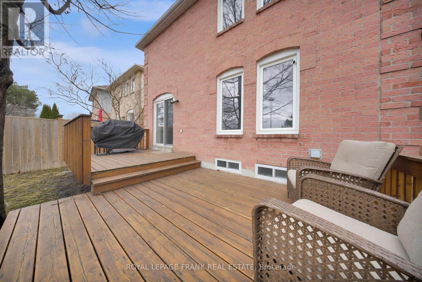 












76 CORNWALL DRIVE

,
Ajax (Central),




Ontario
L1T3E9

