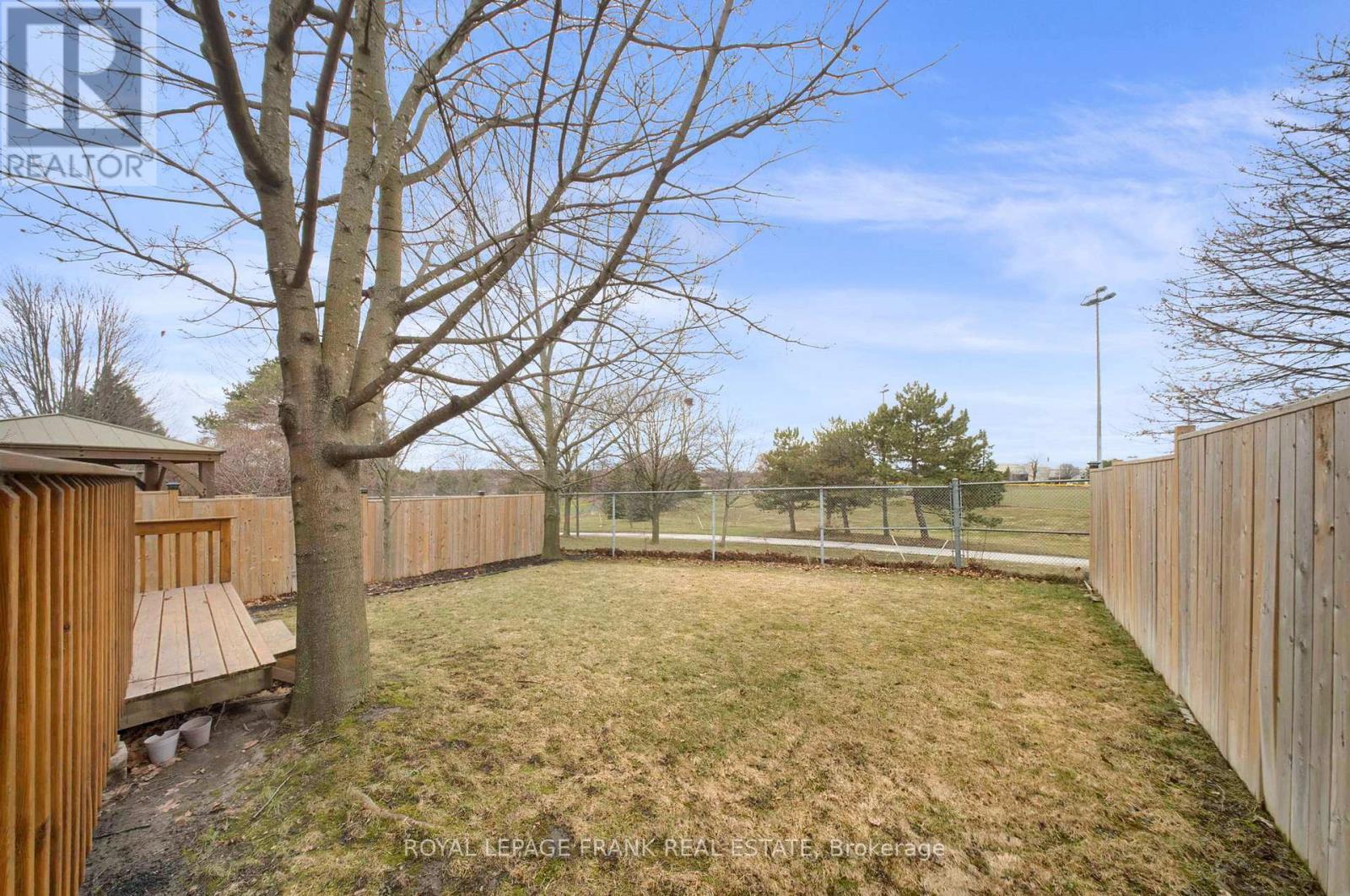 












76 CORNWALL DRIVE

,
Ajax (Central),




Ontario
L1T3E9

