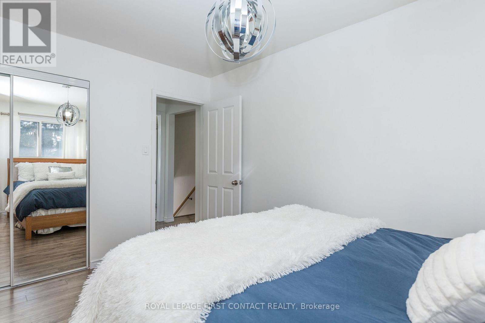 












3 OREN BOULEVARD

,
Barrie,




Ontario
L4N4T3

