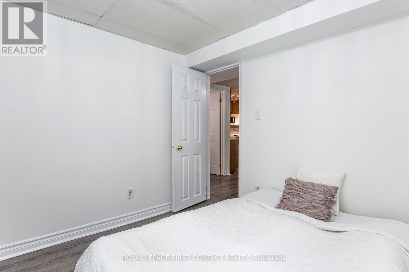 












3 OREN BOULEVARD

,
Barrie,




Ontario
L4N4T3

