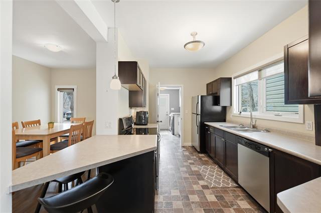 









696


Mulvey

AVE,
Winnipeg,




MB
R3M 1H6


