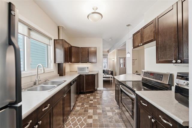 









696


Mulvey

AVE,
Winnipeg,




MB
R3M 1H6

