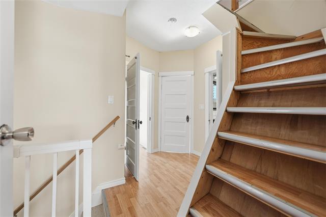 









696


Mulvey

AVE,
Winnipeg,




MB
R3M 1H6

