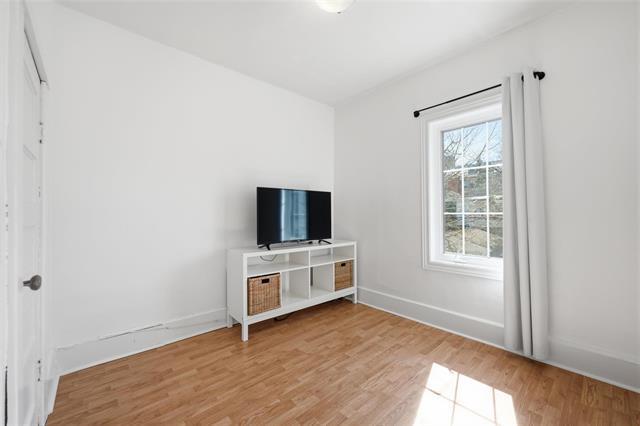 









696


Mulvey

AVE,
Winnipeg,




MB
R3M 1H6


