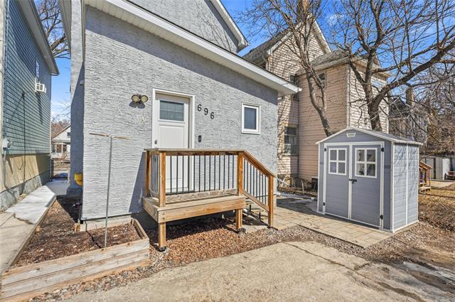 









696


Mulvey

AVE,
Winnipeg,




MB
R3M 1H6

