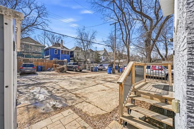 









696


Mulvey

AVE,
Winnipeg,




MB
R3M 1H6

