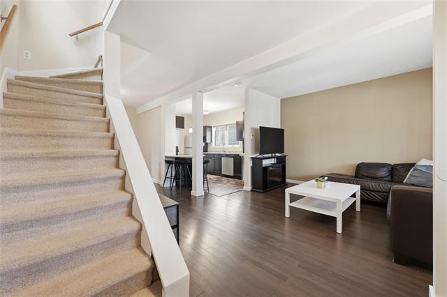 









696


Mulvey

AVE,
Winnipeg,




MB
R3M 1H6

