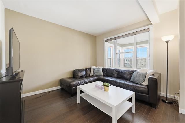 









696


Mulvey

AVE,
Winnipeg,




MB
R3M 1H6

