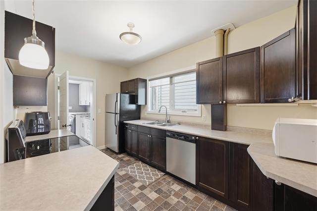 









696


Mulvey

AVE,
Winnipeg,




MB
R3M 1H6

