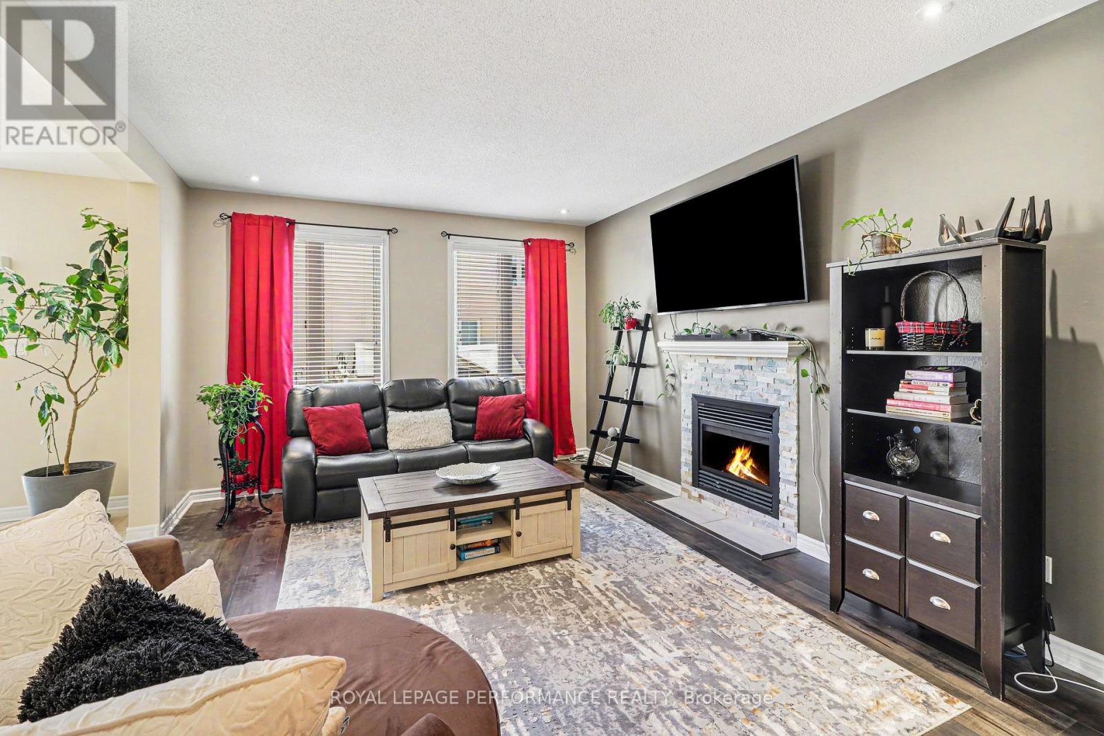 












717 MAGNOLIA STREET

,
Ottawa,




Ontario
K4A0Z2


