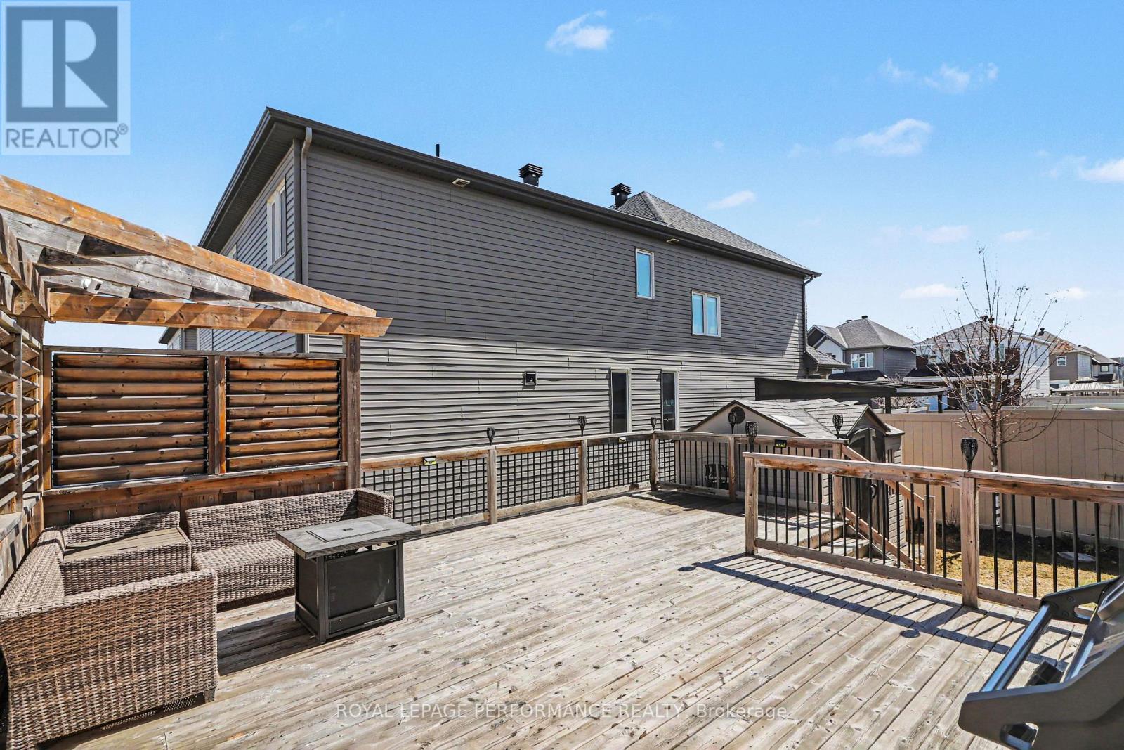












717 MAGNOLIA STREET

,
Ottawa,




Ontario
K4A0Z2


