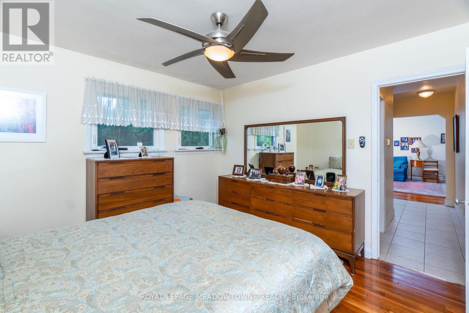 












208 MARTIN STREET

,
King,




Ontario
L7B1J5

