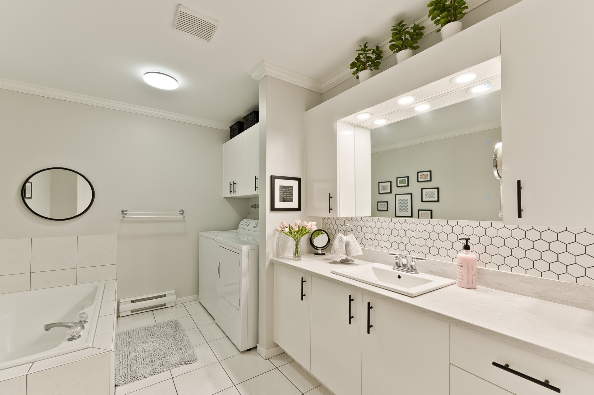 









3447


Rue des Chênes

,
Sherbrooke (Les Nations),




QC
J1L2E7

