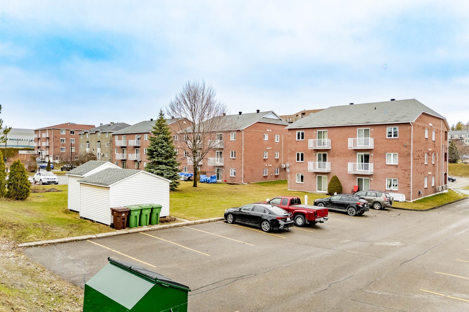 









3447


Rue des Chênes

,
Sherbrooke (Les Nations),




QC
J1L2E7

