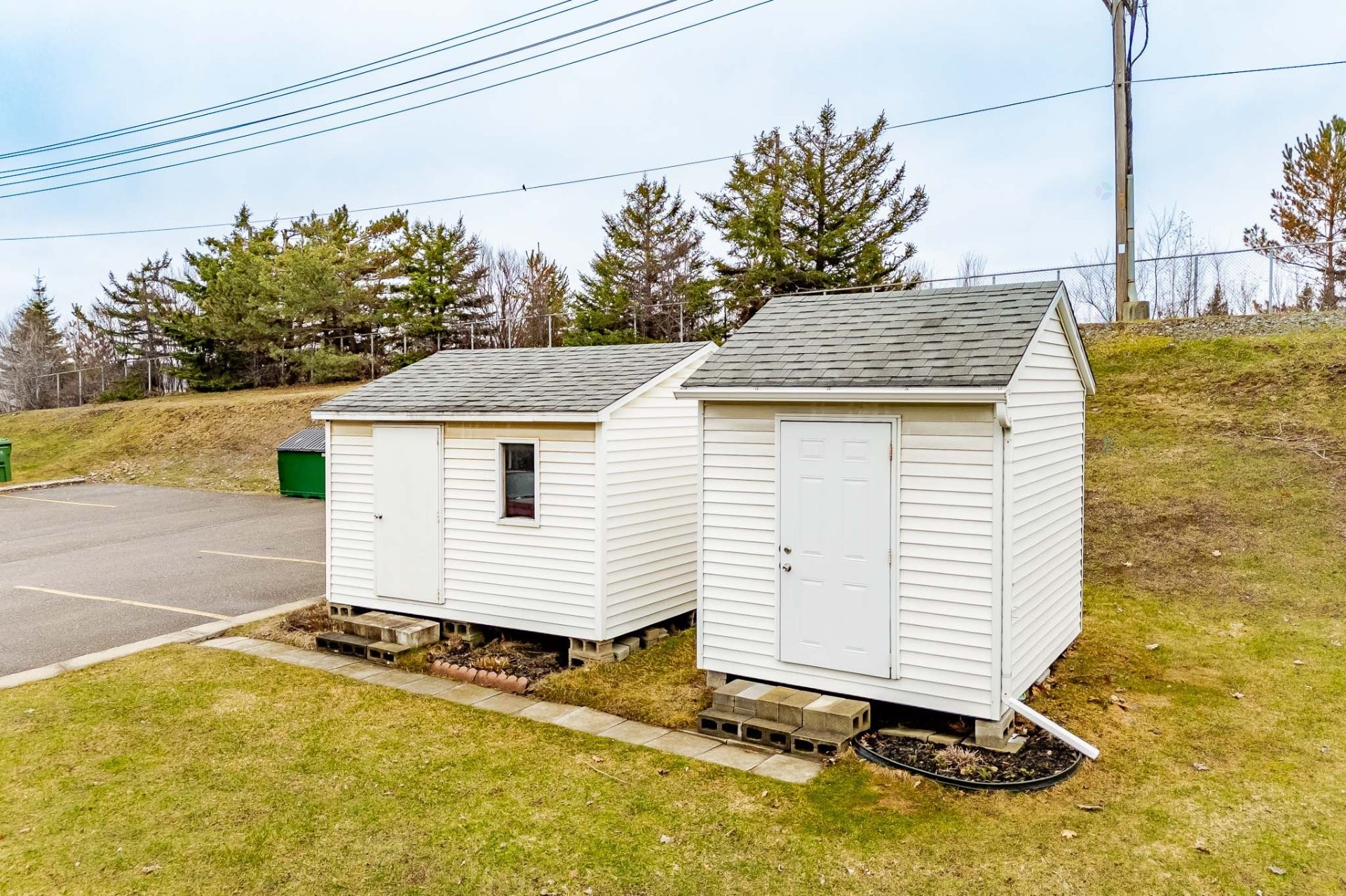 









3447


Rue des Chênes

,
Sherbrooke (Les Nations),




QC
J1L2E7

