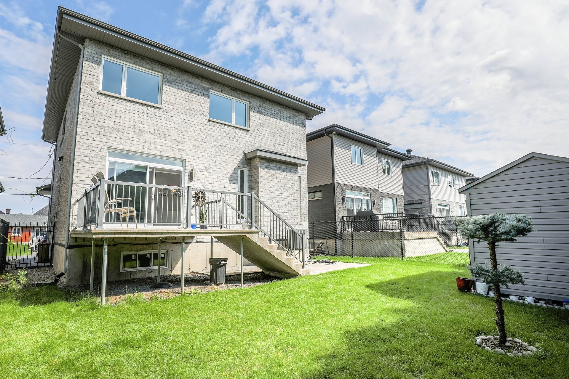 









9270


Rue Récollet

,
Brossard,




QC
J4X1B9


