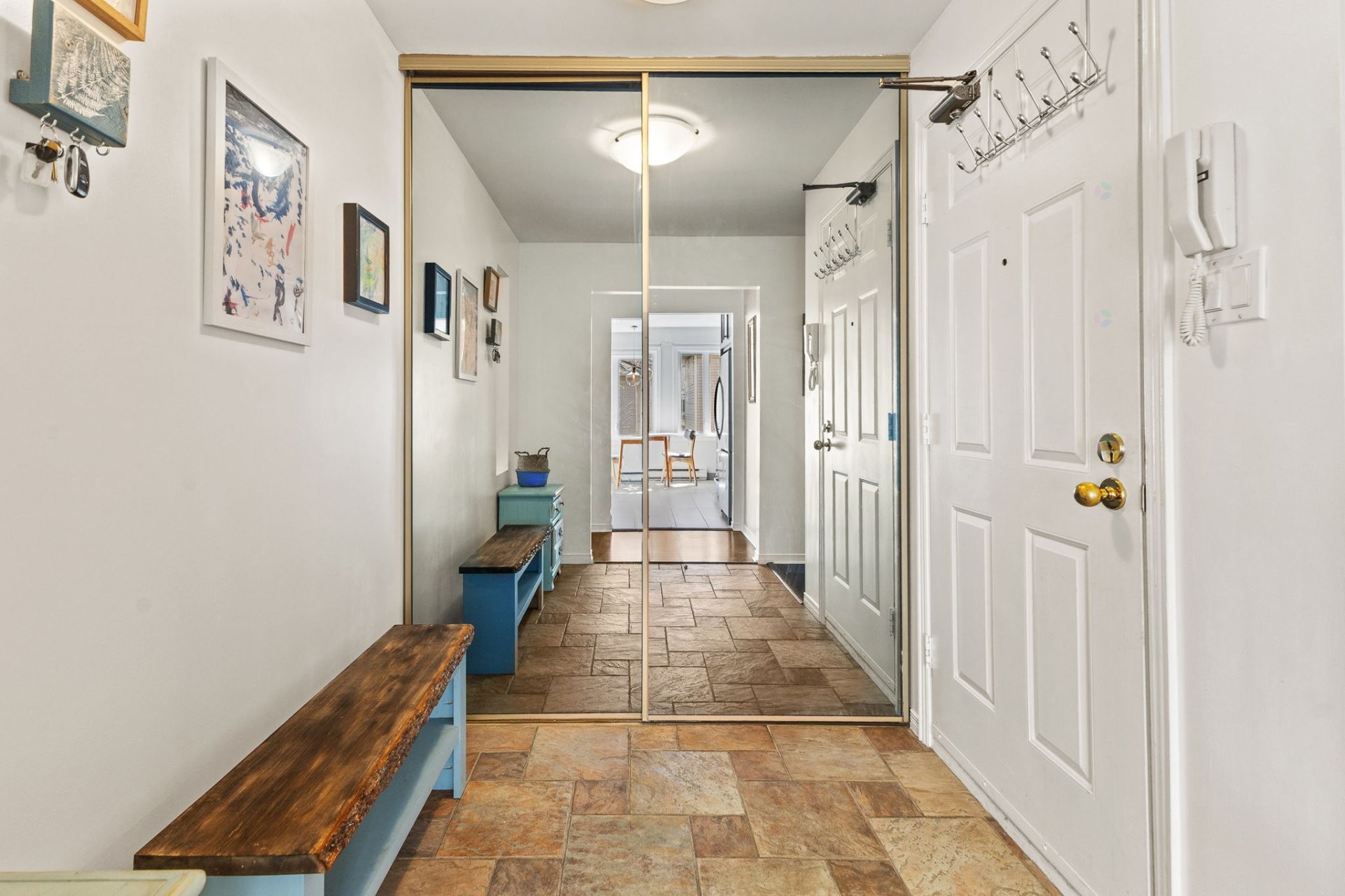 









14


Rue de l'Épervier

, 3,
Gatineau (Hull),




QC
J9A2A3

