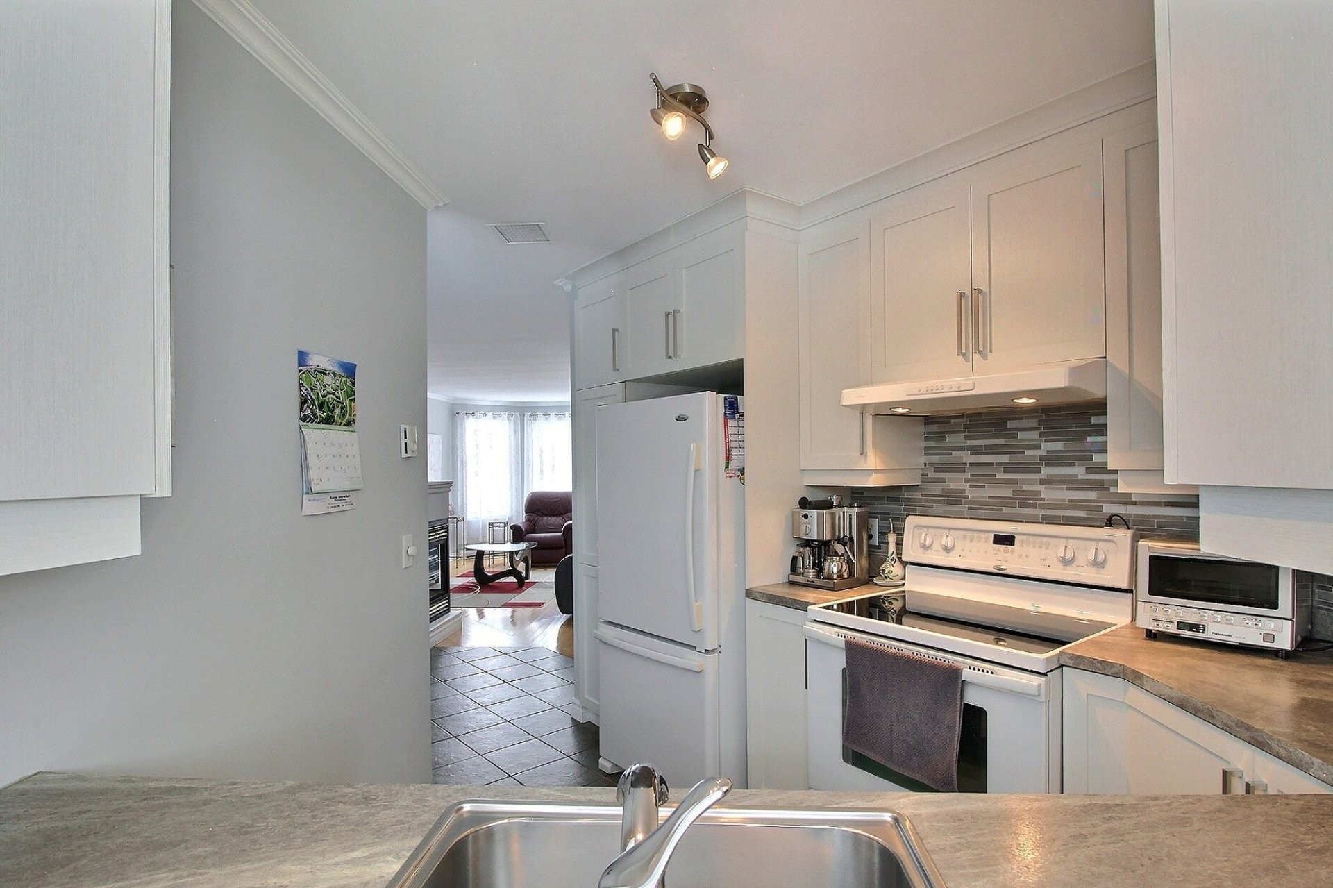 









43


Rue des Cèdres

,
Magog,




QC
J1X6E9

