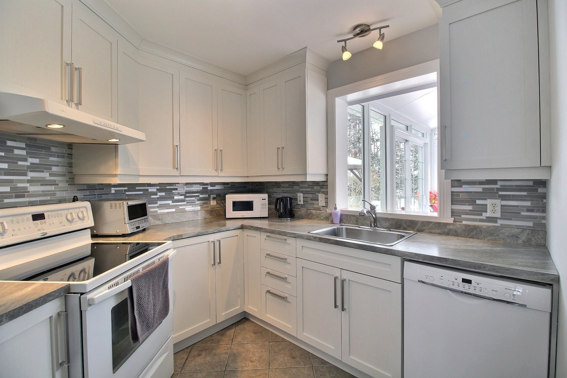 









43


Rue des Cèdres

,
Magog,




QC
J1X6E9

