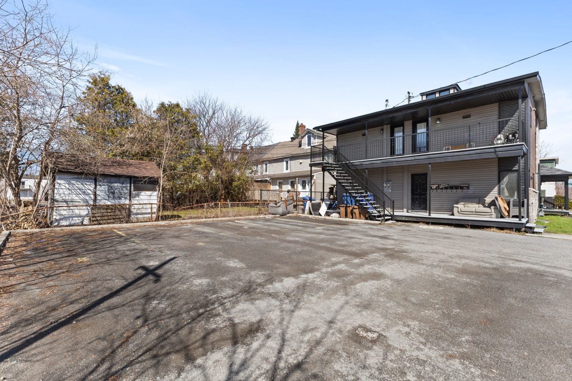 









215


Rue Main

,
Gatineau (Gatineau),




QC
J8V3V1

