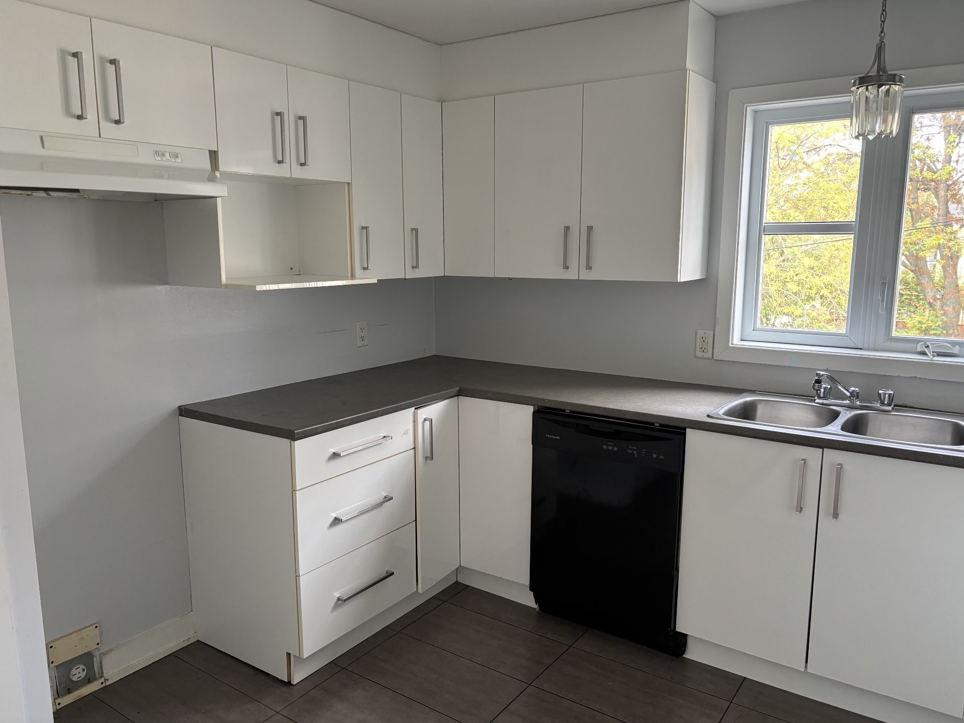 









215


Rue Main

,
Gatineau (Gatineau),




QC
J8V3V1

