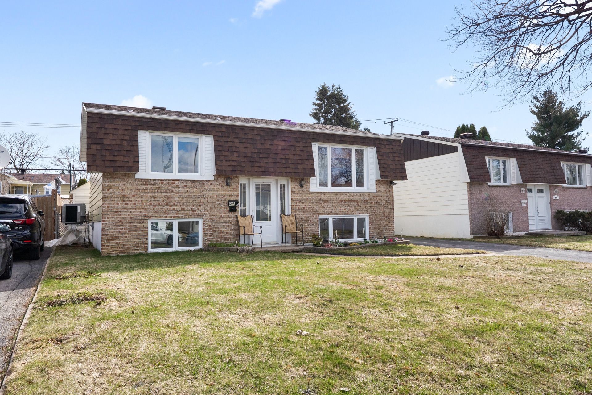 









698


Rue Frida

,
Laval (Fabreville),




QC
H7P3K1

