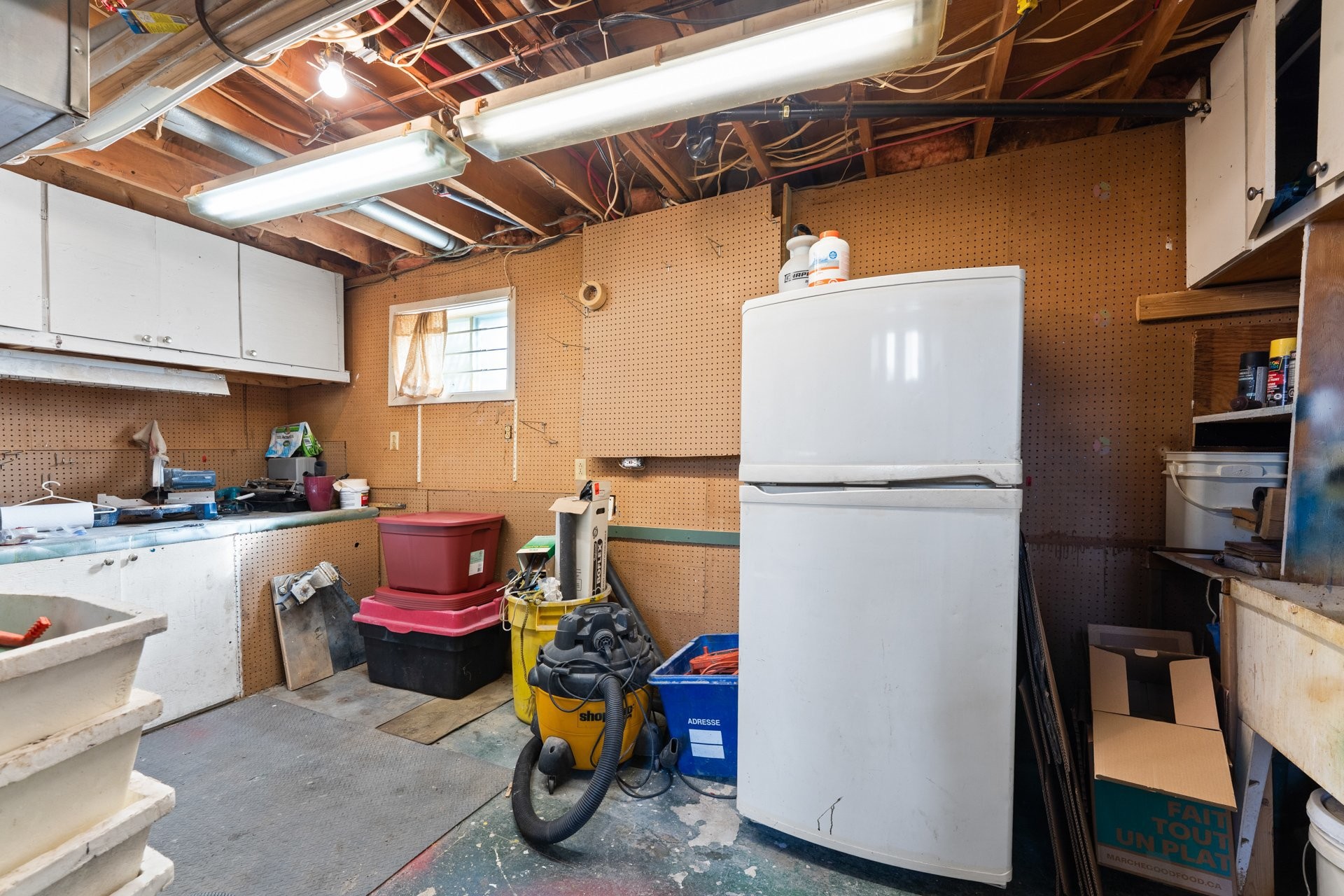 









698


Rue Frida

,
Laval (Fabreville),




QC
H7P3K1


