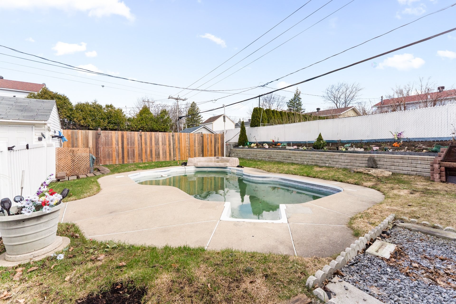 









698


Rue Frida

,
Laval (Fabreville),




QC
H7P3K1

