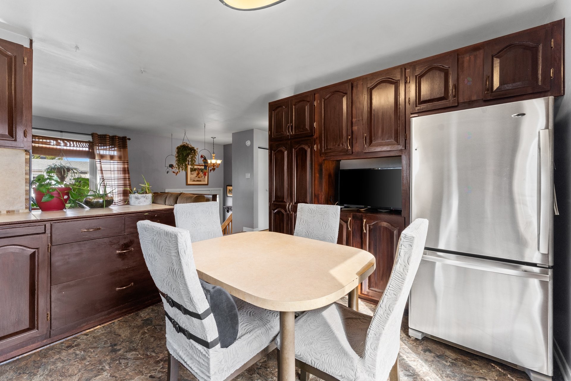 









698


Rue Frida

,
Laval (Fabreville),




QC
H7P3K1

