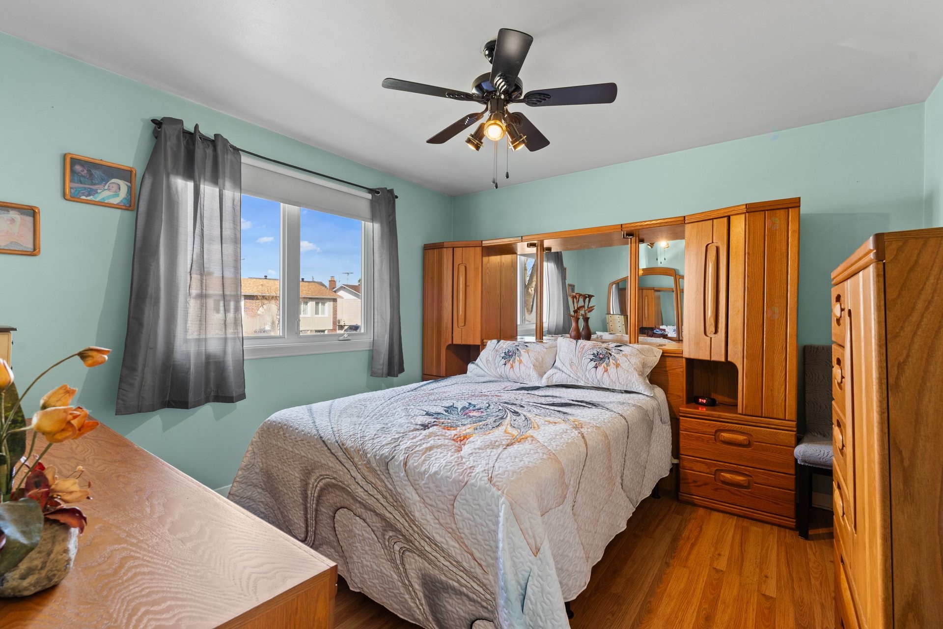 









698


Rue Frida

,
Laval (Fabreville),




QC
H7P3K1

