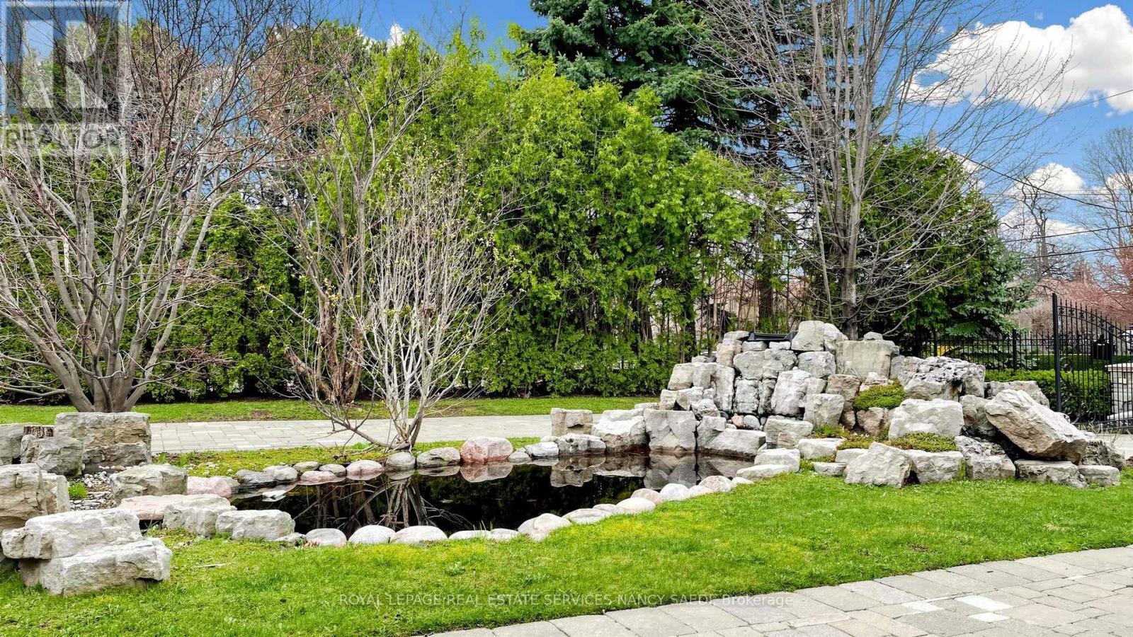 












17 TRUMAN ROAD

,
Toronto,




Ontario
M2L2L4

