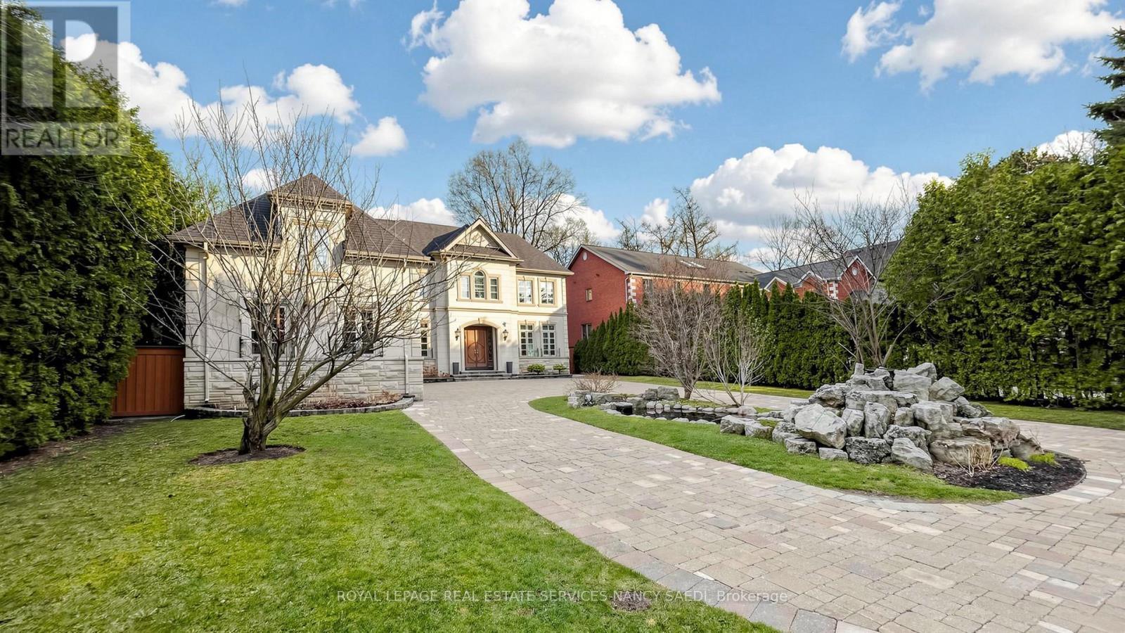 












17 TRUMAN ROAD

,
Toronto,




Ontario
M2L2L4

