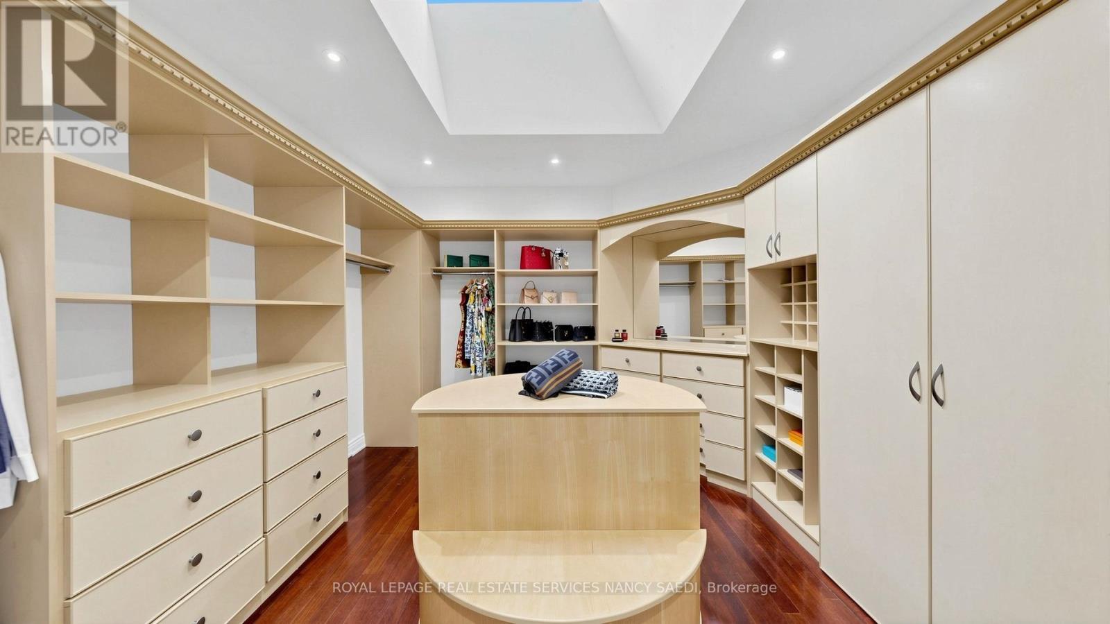 












17 TRUMAN ROAD

,
Toronto,




Ontario
M2L2L4

