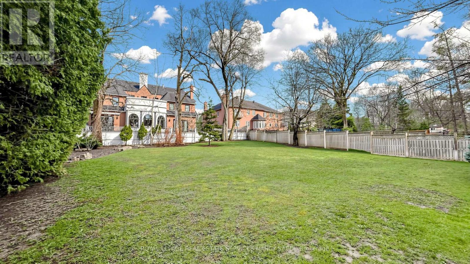 












17 TRUMAN ROAD

,
Toronto,




Ontario
M2L2L4

