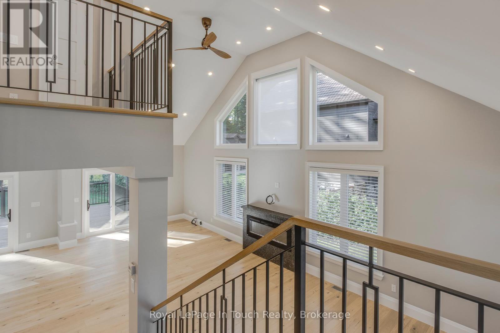 












9 BELCOURT CRESCENT

,
Tiny,




Ontario
L9M0M7

